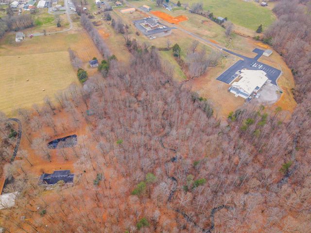 77 Barnett Road, Russell Springs, KY 42642