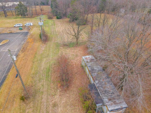 77 Barnett Road, Russell Springs, KY 42642