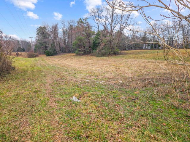 77 Barnett Road, Russell Springs, KY 42642