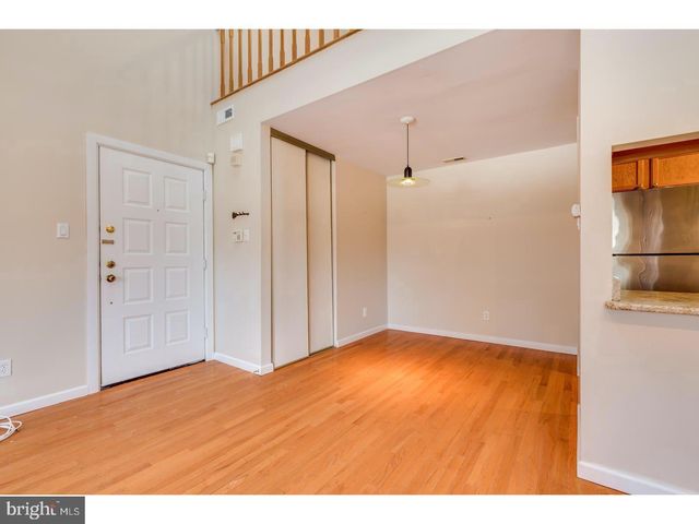 202 THE WOODS CIR, Cherry Hill, NJ 08003