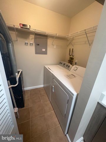 202 THE WOODS CIR, Cherry Hill, NJ 08003
