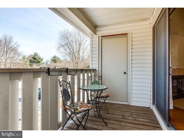202 THE WOODS CIR, Cherry Hill, NJ 08003