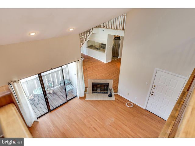 202 THE WOODS CIR, Cherry Hill, NJ 08003