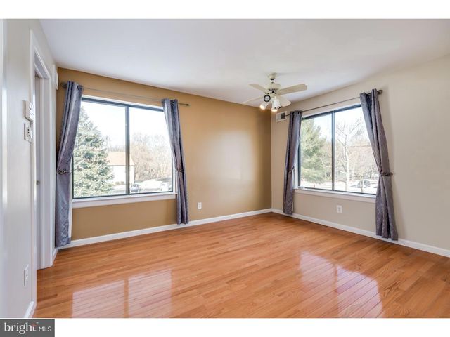 202 THE WOODS CIR, Cherry Hill, NJ 08003