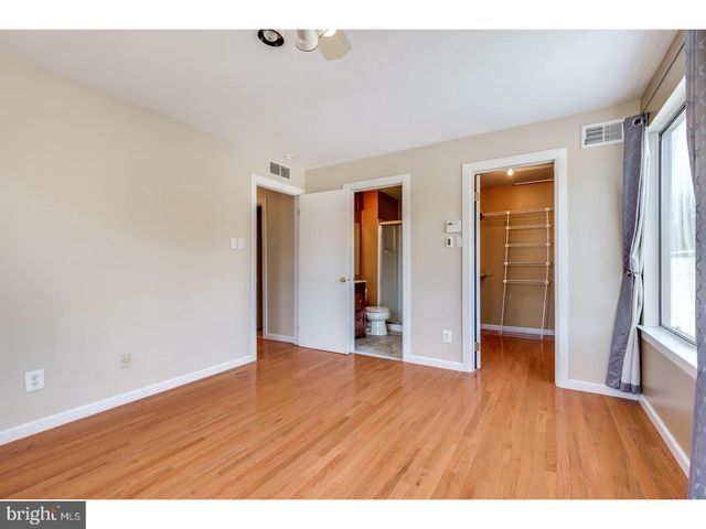 202 THE WOODS CIR, Cherry Hill, NJ 08003