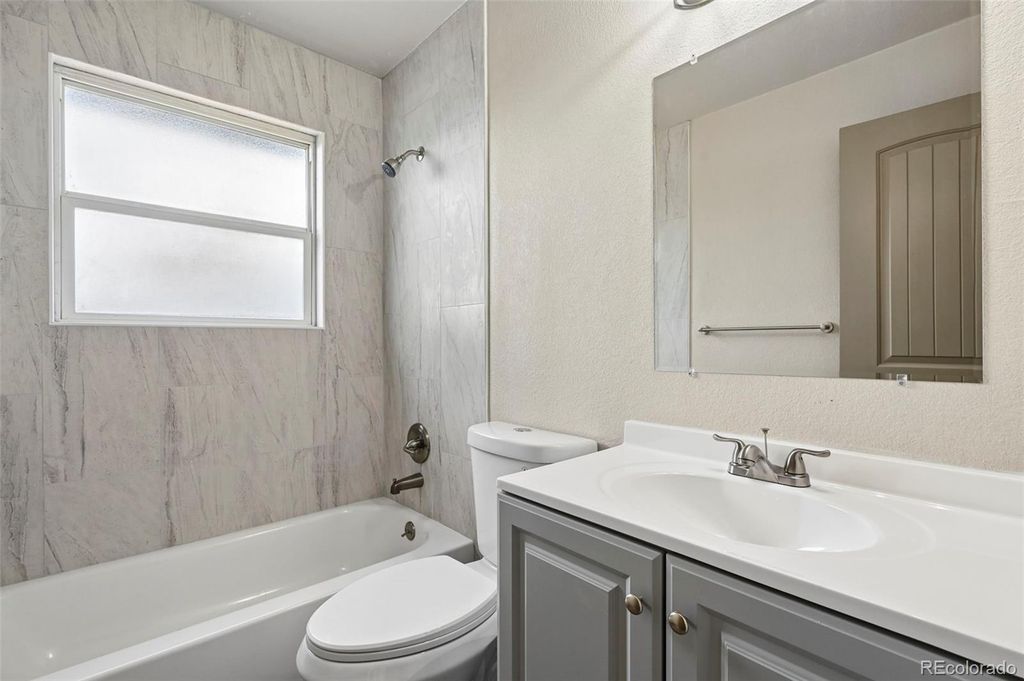 Image 11 of property listing at 6885 Mescalero Drive, Colorado Springs, CO 80915