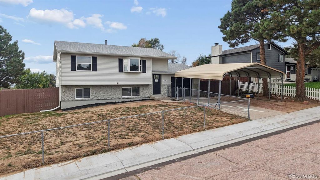 Image 2 of property listing at 6885 Mescalero Drive, Colorado Springs, CO 80915