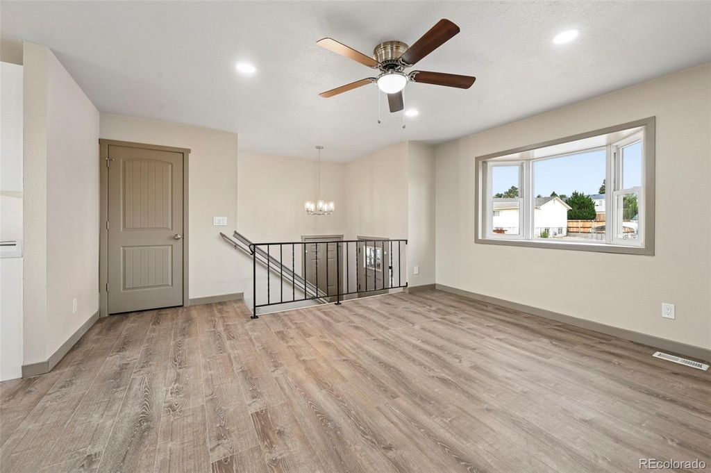 Image 6 of property listing at 6885 Mescalero Drive, Colorado Springs, CO 80915