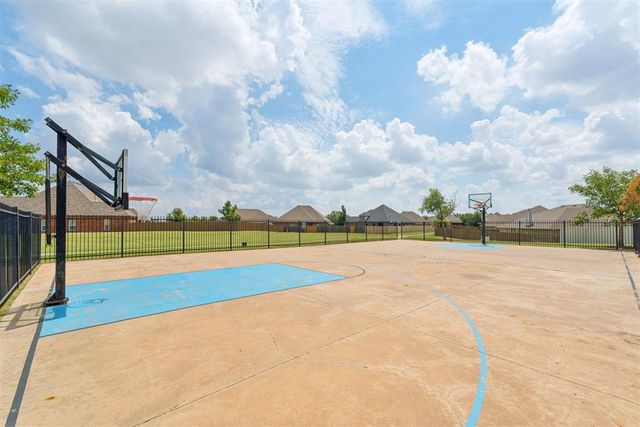 19012 Grove Parkway, Edmond, OK 73012