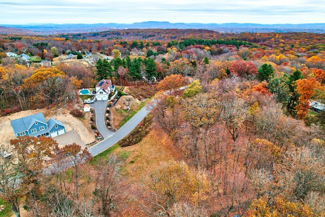 7 Ridgewood Club Road, Prospect, CT 06712