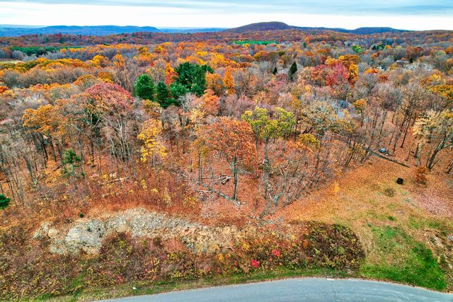 7 Ridgewood Club Road, Prospect, CT 06712