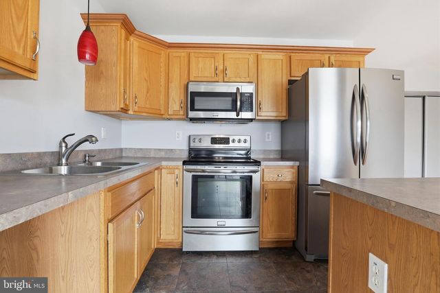 645 FISHER DR, York, PA 17404