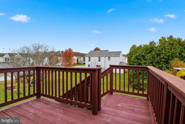 645 FISHER DR, York, PA 17404