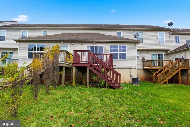 645 FISHER DR, York, PA 17404