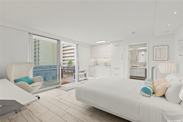 2572 Lemon Road 703, Honolulu, HI 96815