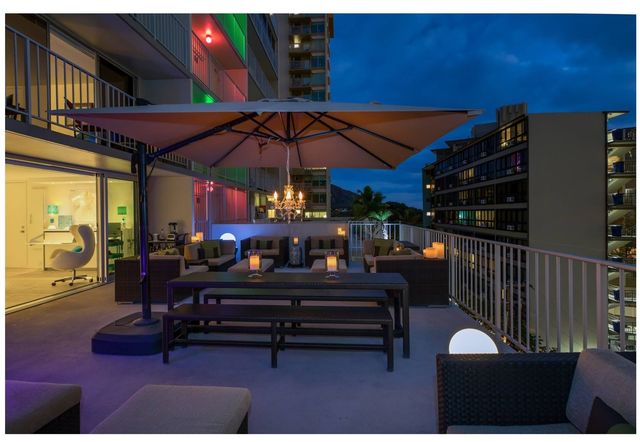 2572 Lemon Road 703, Honolulu, HI 96815