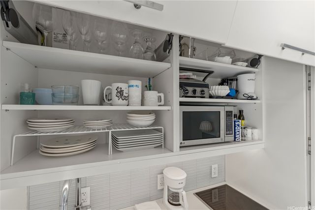 2572 Lemon Road 703, Honolulu, HI 96815