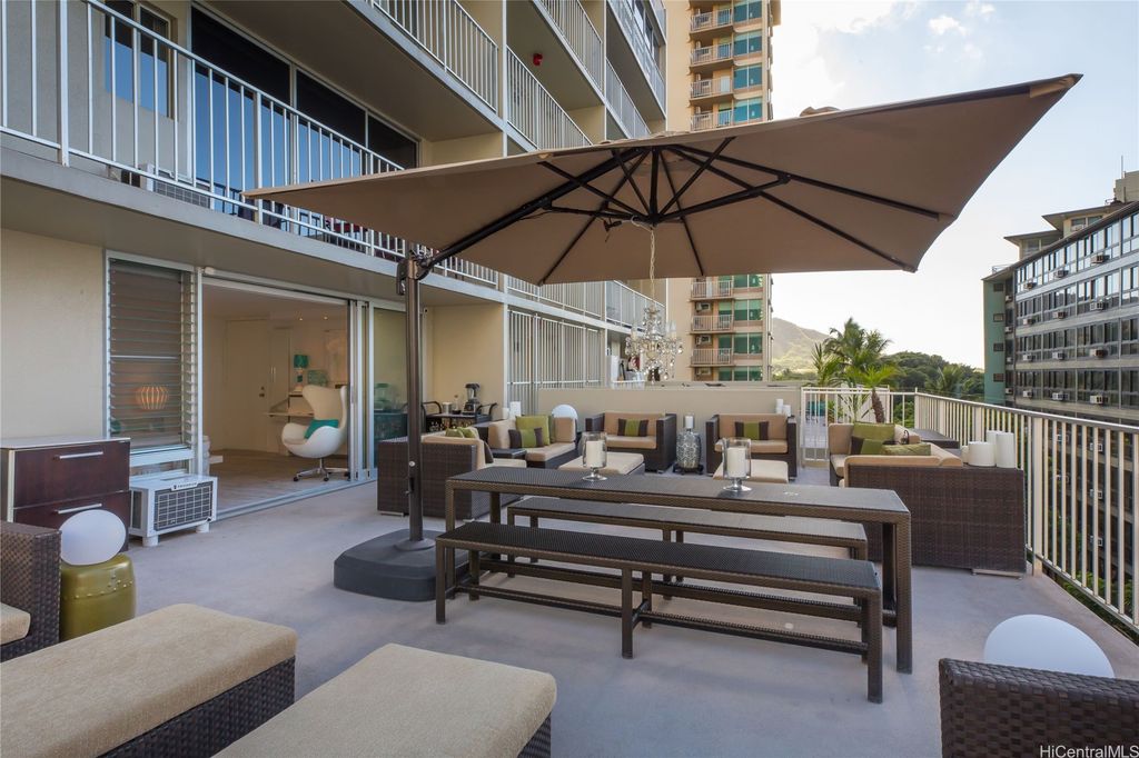 2572 Lemon Road 703, Honolulu, HI 96815