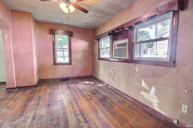 305 E Highland Street, Albion, IN 46701