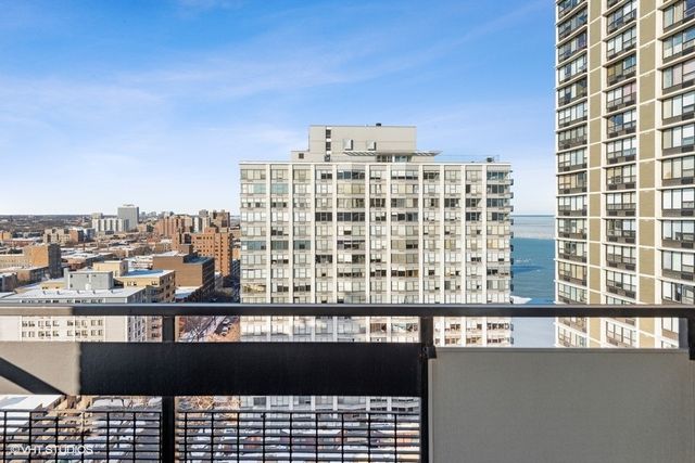 5701 N Sheridan Road 19B, Chicago, IL 60660