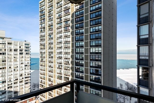 5701 N Sheridan Road 19B, Chicago, IL 60660