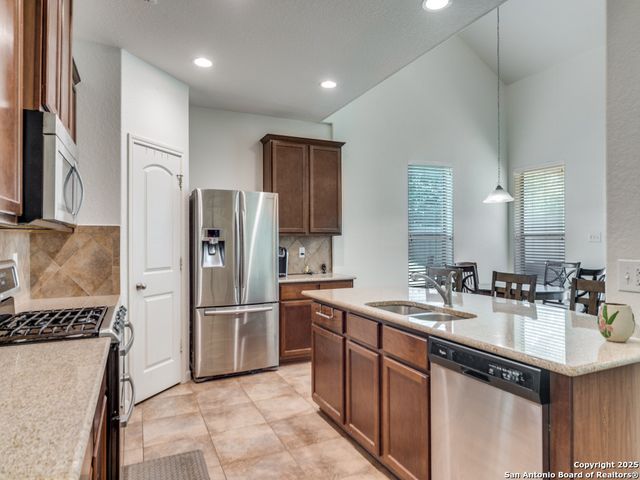 8702 Elkhorn, Boerne, TX 78015