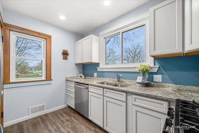 644 Columbia Avenue, Elgin, IL 60120