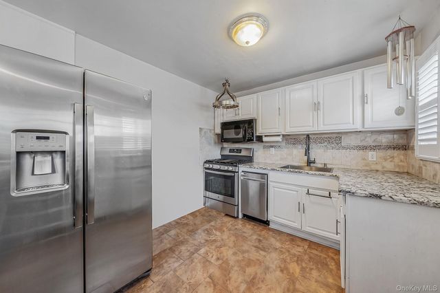 12123 238th Street, Rosedale, NY 11422