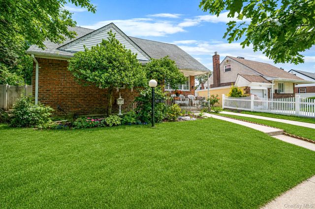 12123 238th Street, Rosedale, NY 11422
