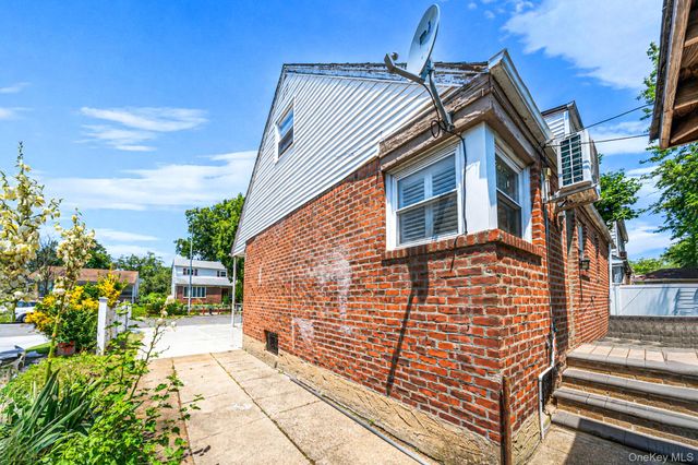 12123 238th Street, Rosedale, NY 11422