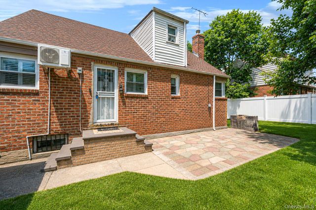 12123 238th Street, Rosedale, NY 11422