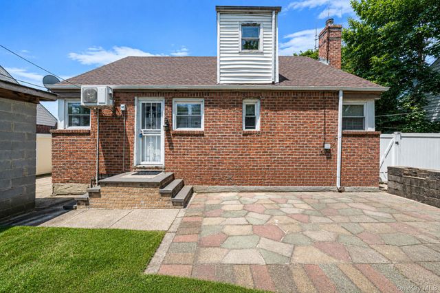 12123 238th Street, Rosedale, NY 11422