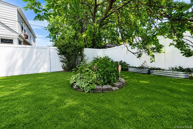 12123 238th Street, Rosedale, NY 11422