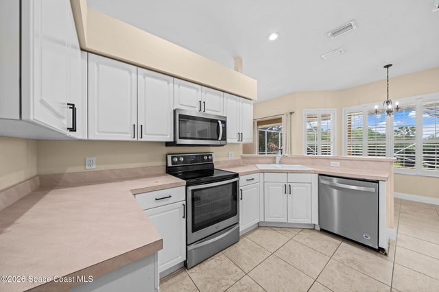 3221 Windsor Estates Drive, Melbourne, FL 32940