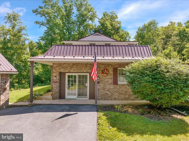 113 SANDHILL RD, Fleetwood, PA 19522