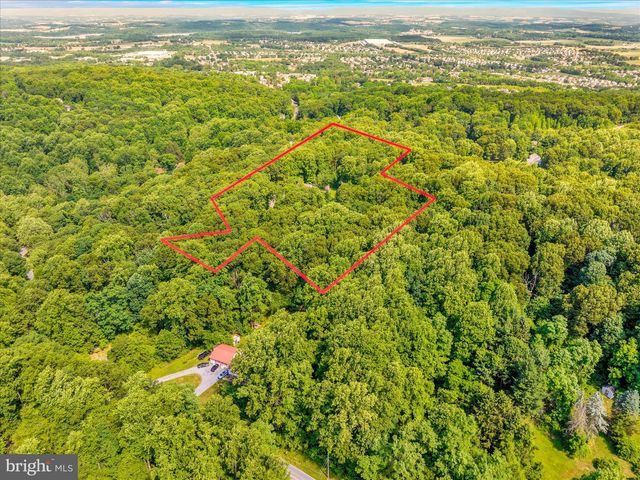 113 SANDHILL RD, Fleetwood, PA 19522