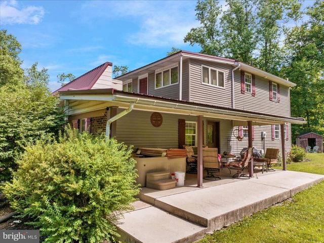 113 SANDHILL RD, Fleetwood, PA 19522