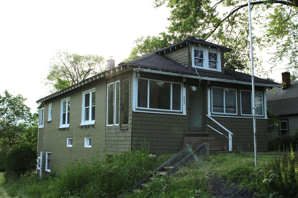 243 Coolidge Avenue, Rutland City, VT 05701