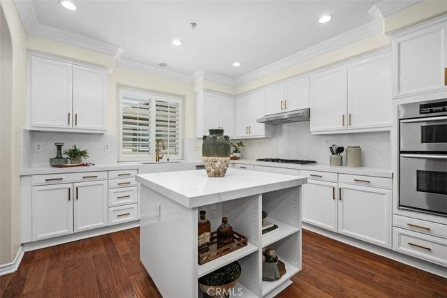 21265 Baeza Circle, Huntington Beach, CA 92648