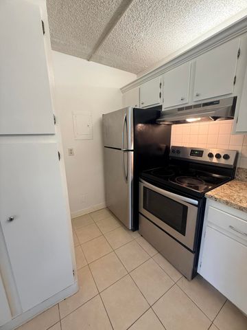 703 Sunny Pine Way C1, Greenacres, FL 33415