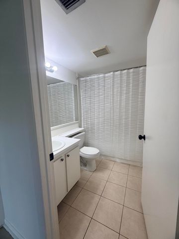 703 Sunny Pine Way C1, Greenacres, FL 33415