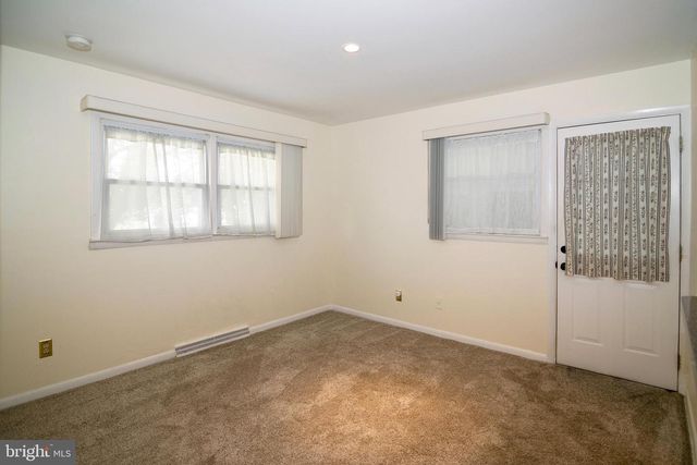 6 S BELL RD, Bellmawr, NJ 08031
