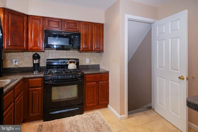 6 S BELL RD, Bellmawr, NJ 08031