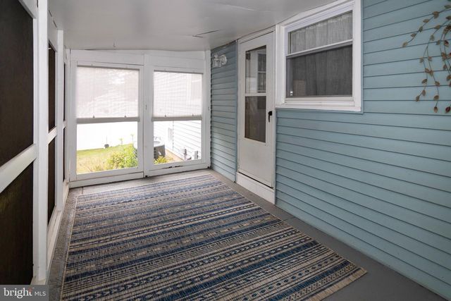 6 S BELL RD, Bellmawr, NJ 08031