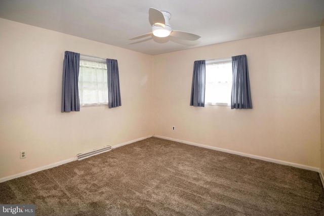 6 S BELL RD, Bellmawr, NJ 08031