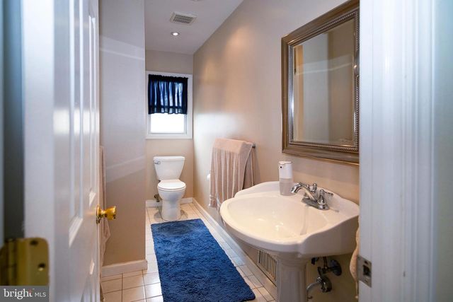 6 S BELL RD, Bellmawr, NJ 08031