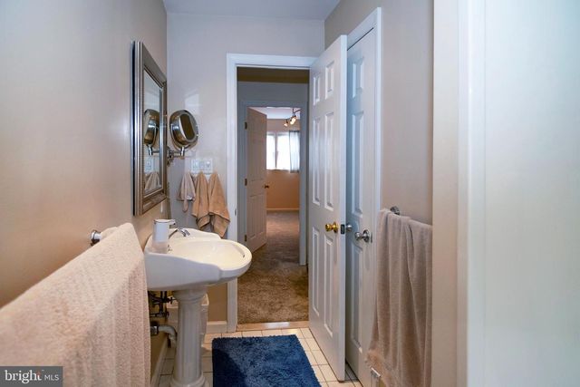 6 S BELL RD, Bellmawr, NJ 08031