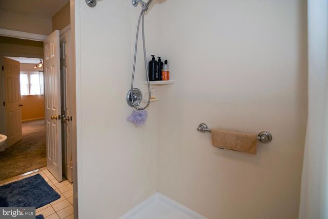 6 S BELL RD, Bellmawr, NJ 08031