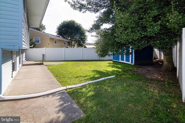 6 S BELL RD, Bellmawr, NJ 08031