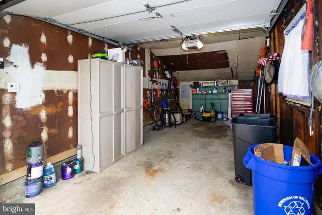 6 S BELL RD, Bellmawr, NJ 08031